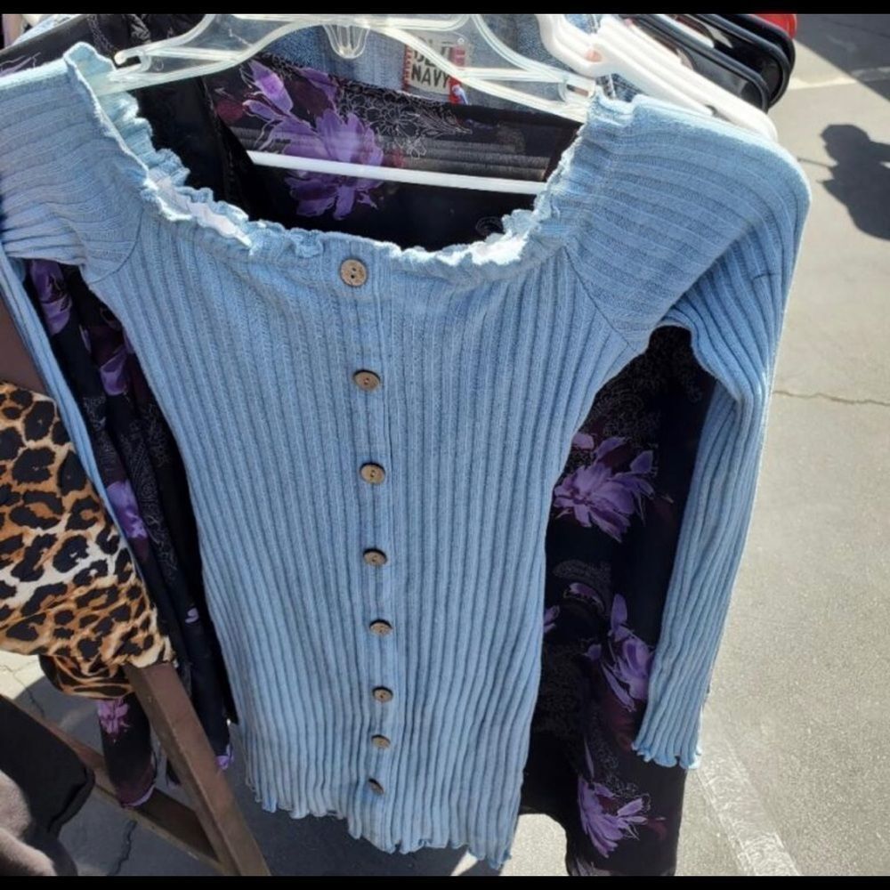 Woman tank tops & shirts - Picture 11 of 16